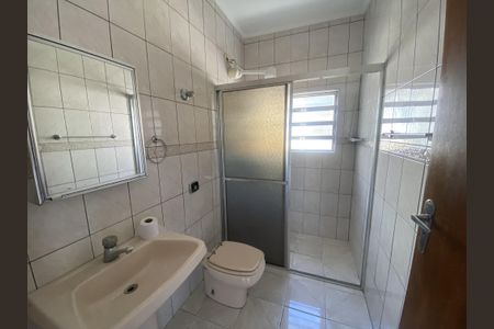 Banheiro 1 de casa para alugar com 1 quarto, 70m² em Vila Moinho Velho, São Paulo