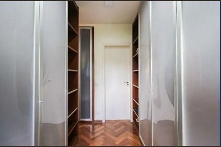 Casa à venda com 3 quartos, 325m² em Jardim Viana, São Paulo