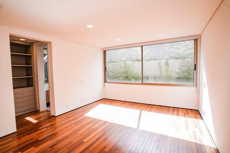 Casa à venda com 622m², 4 quartos e 4 vagas