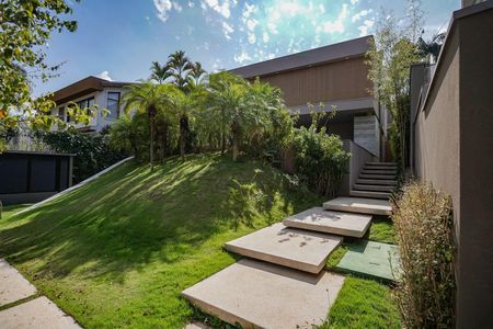 Casa à venda com 622m², 4 quartos e 4 vagas