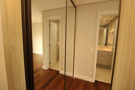Apartamento à venda com 126m², 3 quartos e 2 vagasCloset da suíte 3