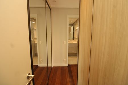 Apartamento à venda com 126m², 3 quartos e 2 vagasCloset da suíte 3