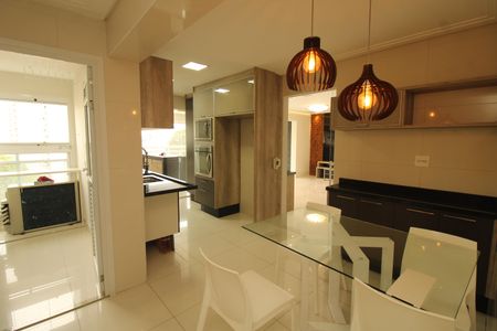 Apartamento à venda com 126m², 3 quartos e 2 vagasCozinha