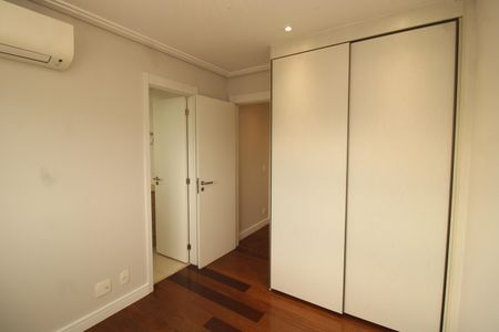 Apartamento à venda com 126m², 3 quartos e 2 vagasSuíte 2