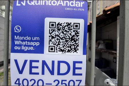 Casa à venda com 100m², 4 quartos e 1 vaga Casa à venda com 100m², 4 quartos e 1 vagaFachada