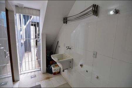 Casa à venda com 100m², 4 quartos e 1 vaga Casa à venda com 100m², 4 quartos e 1 vagaÁrea de Serviço