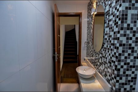 Casa à venda com 100m², 4 quartos e 1 vaga Casa à venda com 100m², 4 quartos e 1 vagaBanheiro Social