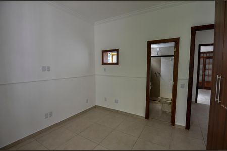 Casa à venda com 100m², 4 quartos e 1 vaga Casa à venda com 100m², 4 quartos e 1 vagaSuíte 1