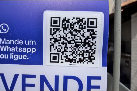 Casa à venda com 100m², 4 quartos e 1 vaga Casa à venda com 100m², 4 quartos e 1 vagaFachada