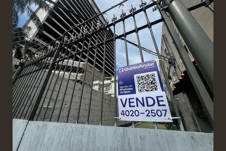 Casa à venda com 100m², 4 quartos e 1 vaga Casa à venda com 100m², 4 quartos e 1 vagaFachada