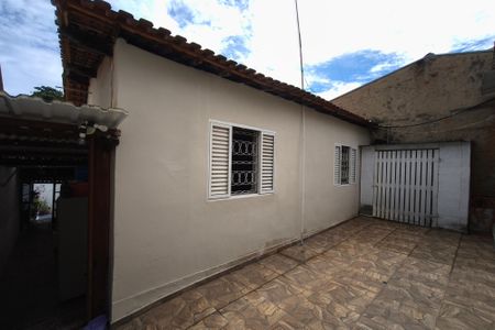 Casa à venda com 235m², 2 quartos e 3 vagasQuintal