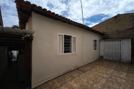 Casa à venda com 235m², 2 quartos e 3 vagasQuintal