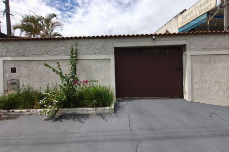 Casa à venda com 235m², 2 quartos e 3 vagasFachada