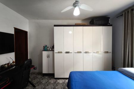 Casa à venda com 235m², 2 quartos e 3 vagasQuarto Suíte