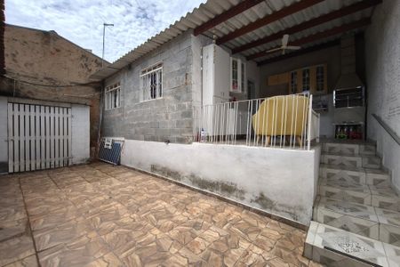 Casa à venda com 235m², 2 quartos e 3 vagasQuintal