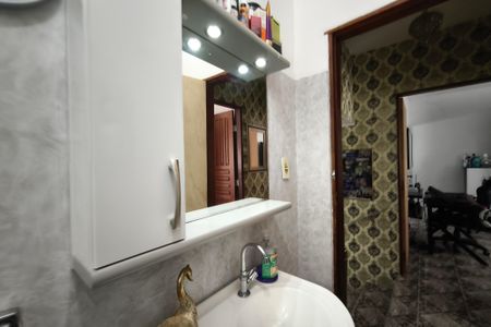 Casa à venda com 235m², 2 quartos e 3 vagasBanheiro Social