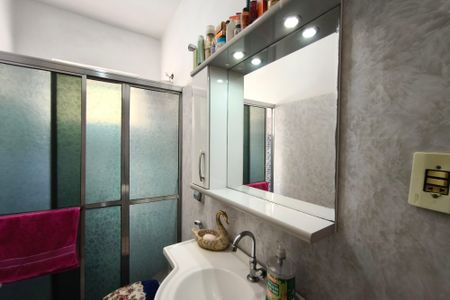 Casa à venda com 235m², 2 quartos e 3 vagasBanheiro Social