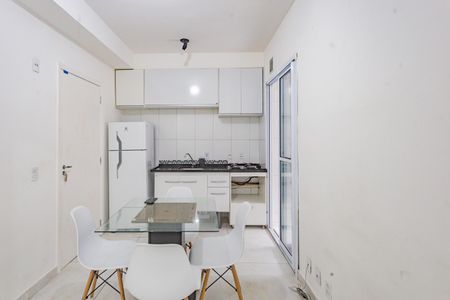 Sala e Cozinha de apartamento para alugar com 2 quartos, 43m² em Vila Moraes, São Paulo