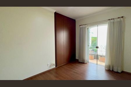 Apartamento à venda com 297m², 3 quartos e 4 vagas Apartamento à venda com 297m², 3 quartos e 4 vagasSuíte 3