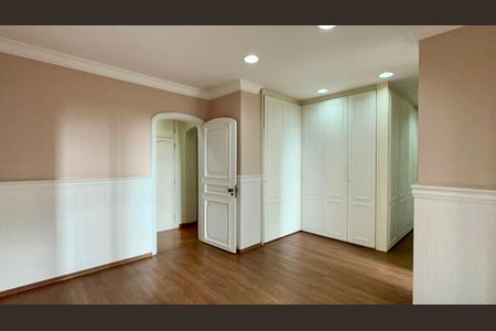 Apartamento à venda com 297m², 3 quartos e 4 vagas Apartamento à venda com 297m², 3 quartos e 4 vagasSuíte 1