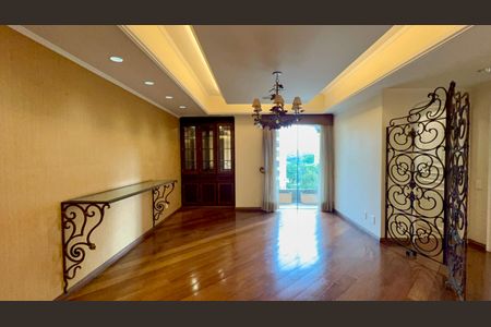 Apartamento à venda com 297m², 3 quartos e 4 vagas Apartamento à venda com 297m², 3 quartos e 4 vagasSala de Jantar