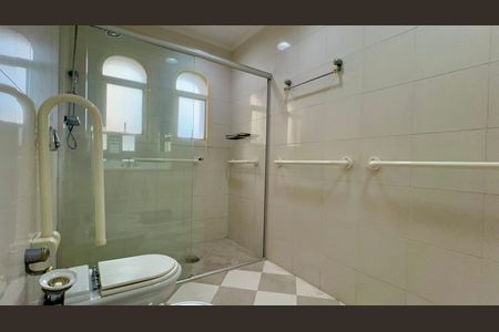 Apartamento à venda com 297m², 3 quartos e 4 vagas Apartamento à venda com 297m², 3 quartos e 4 vagasBanheiro da Suíte 3