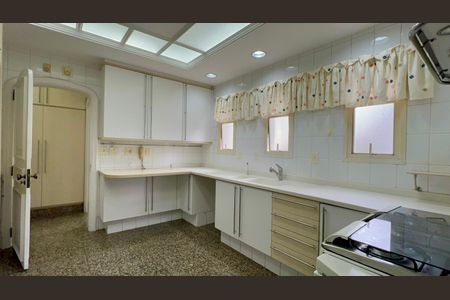 Apartamento à venda com 297m², 3 quartos e 4 vagas Apartamento à venda com 297m², 3 quartos e 4 vagasCozinha