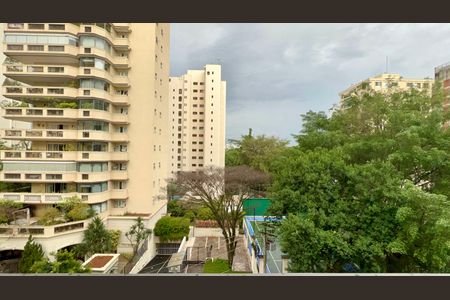 Apartamento à venda com 297m², 3 quartos e 4 vagas Apartamento à venda com 297m², 3 quartos e 4 vagasVaranda