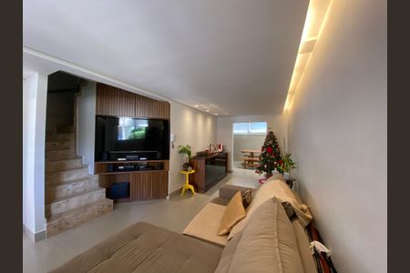 Casa à venda com 3 quartos, 130m² em Cabral, Contagem