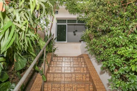 Casa à venda com 345m², 3 quartos e 1 vaga Casa à venda com 345m², 3 quartos e 1 vagaEntrada