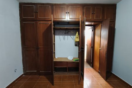 Casa à venda com 159m², 3 quartos e 2 vagas Casa à venda com 159m², 3 quartos e 2 vagasQuarto Suíte