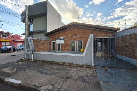 Casa à venda com 159m², 3 quartos e 2 vagas Casa à venda com 159m², 3 quartos e 2 vagasFachada