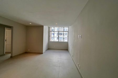 Sala  de apartamento para alugar com 2 quartos, 98m² em Copacabana, Rio de Janeiro