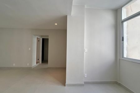 Sala  de apartamento para alugar com 2 quartos, 98m² em Copacabana, Rio de Janeiro
