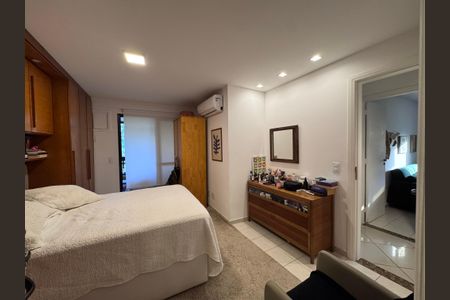 Apartamento à venda com 118m², 3 quartos e 3 vagas Apartamento à venda com 118m², 3 quartos e 3 vagasSuíte