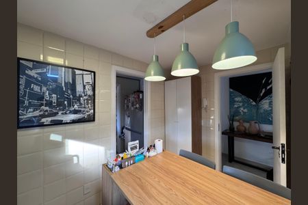 Apartamento à venda com 118m², 3 quartos e 3 vagas Apartamento à venda com 118m², 3 quartos e 3 vagasCozinha e Área de Serviço