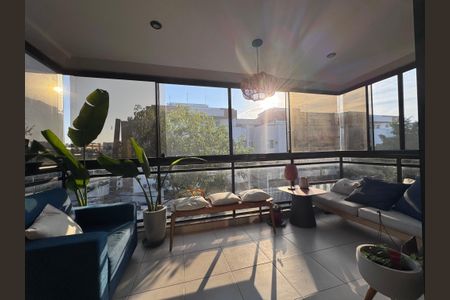 Apartamento à venda com 118m², 3 quartos e 3 vagas Apartamento à venda com 118m², 3 quartos e 3 vagasVaranda