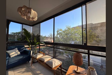 Apartamento à venda com 118m², 3 quartos e 3 vagas Apartamento à venda com 118m², 3 quartos e 3 vagasVaranda