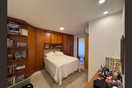 Apartamento à venda com 118m², 3 quartos e 3 vagas Apartamento à venda com 118m², 3 quartos e 3 vagasSuíte