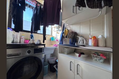Apartamento à venda com 118m², 3 quartos e 3 vagas Apartamento à venda com 118m², 3 quartos e 3 vagasCozinha e Área de Serviço