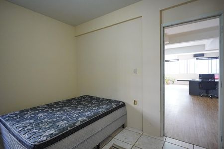 Quarto de kitnet/studio para alugar com 1 quarto, 60m² em Coqueiros, Florianópolis