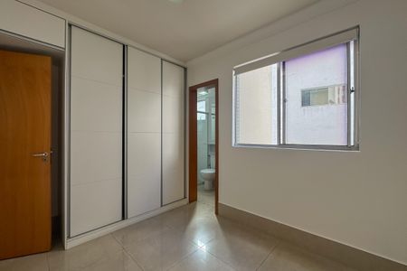 Suíte de apartamento para alugar com 3 quartos, 72m² em Santo Antônio, Belo Horizonte