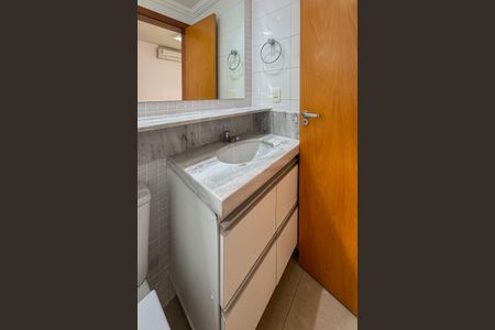 Banheiro da Suíte de apartamento para alugar com 3 quartos, 72m² em Santo Antônio, Belo Horizonte
