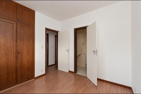 Apartamento à venda com 104m², 2 quartos e 1 vaga Apartamento à venda com 104m², 2 quartos e 1 vagaSuíte