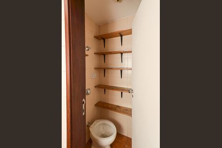 Apartamento à venda com 104m², 2 quartos e 1 vaga Apartamento à venda com 104m², 2 quartos e 1 vagaBanheiro de Serviço