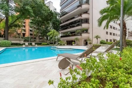 Apartamento à venda com 419m², 4 quartos e 5 vagasFoto 02