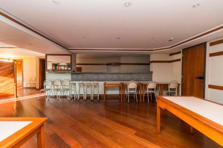 Apartamento à venda com 117m², 3 quartos e 1 vaga Apartamento à venda com 117m², 3 quartos e 1 vagaÁrea comum - Salão de festas