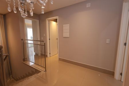 Casa de condomínio para alugar com 156m², 3 quartos e 2 vagasHall