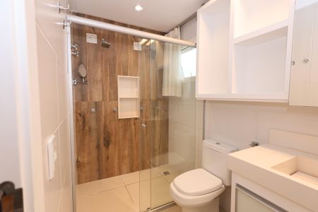 Casa de condomínio para alugar com 156m², 3 quartos e 2 vagasBanheiro do Quarto 1