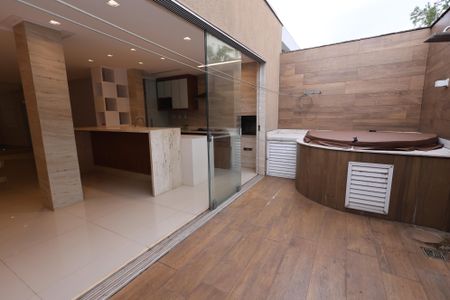 Casa de condomínio para alugar com 156m², 3 quartos e 2 vagasOfurô